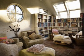 天窓,本棚,屋根裏部屋